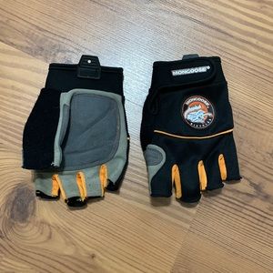 Mongoose biking gloves